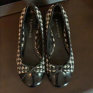 Houndstooth flats
